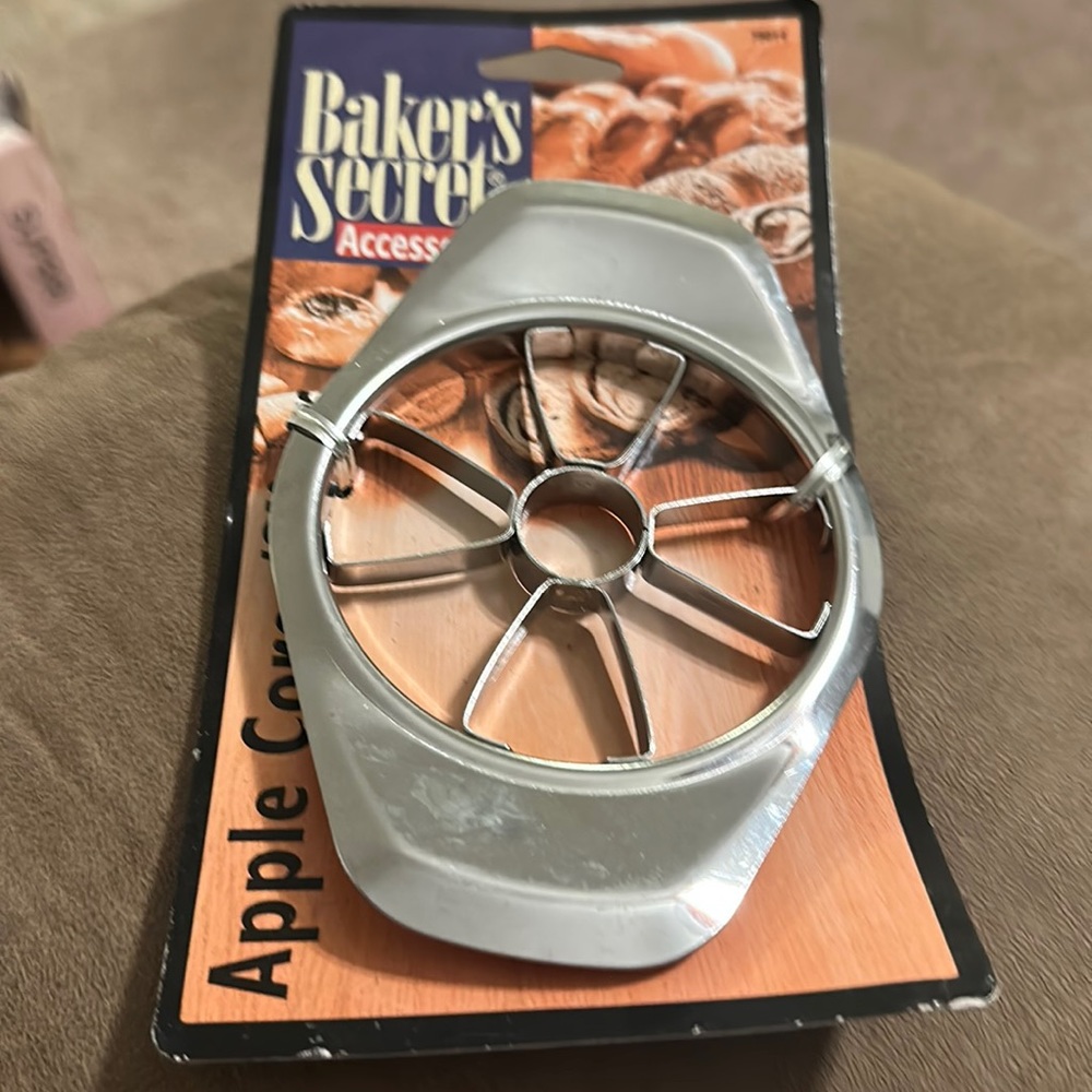 NIP Baker's Secret Apple Corer/Slicer very nice